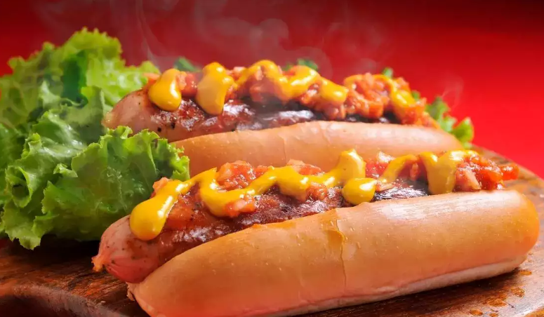 The History of Movie Snacks Like Hot Dog